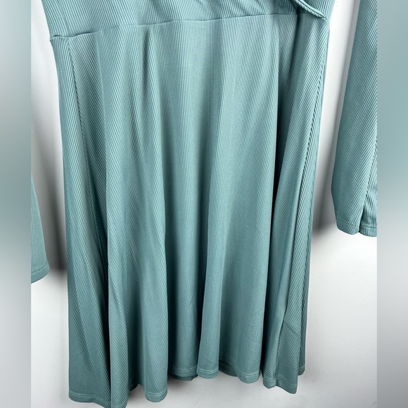 Topshop Elegant Long Sleeve Dress in Mint - Picture 4 of 11
